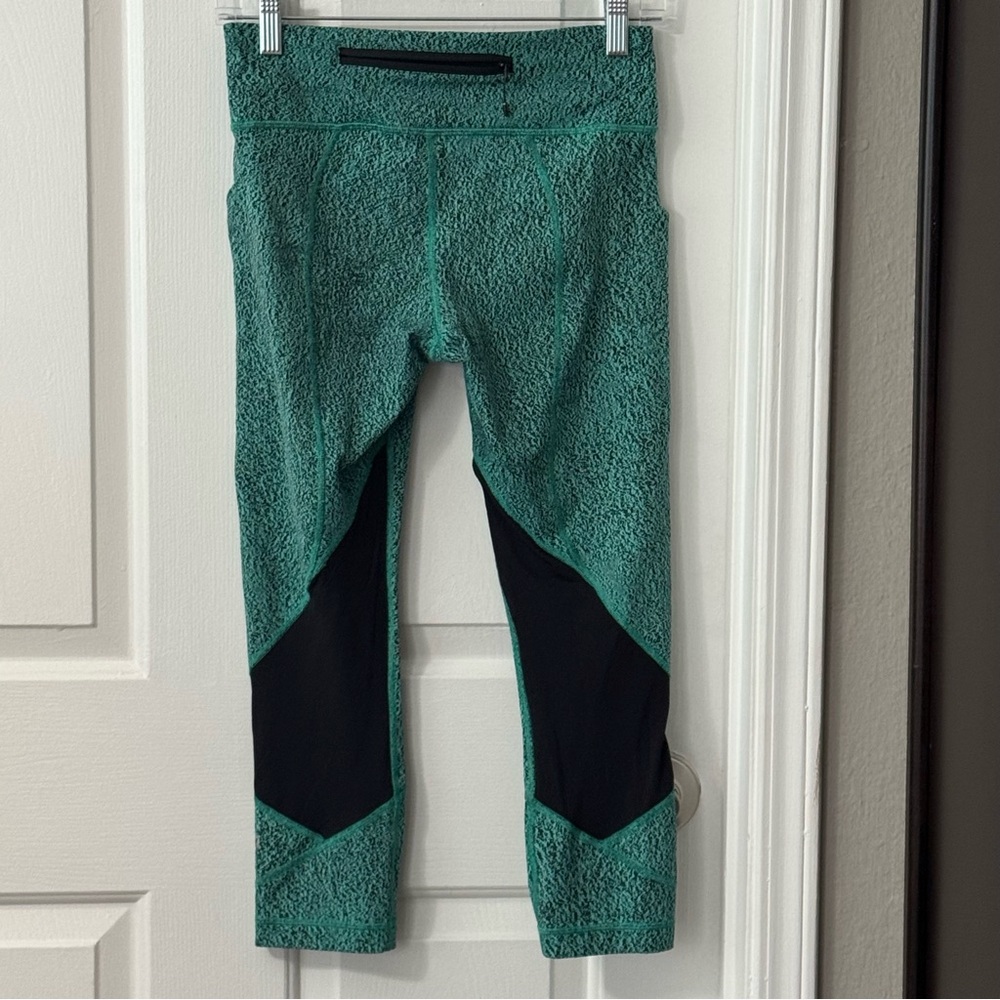 Lululemon Black Long Sleeve Top and Green Patterned Leggings - Picture 5 of 6